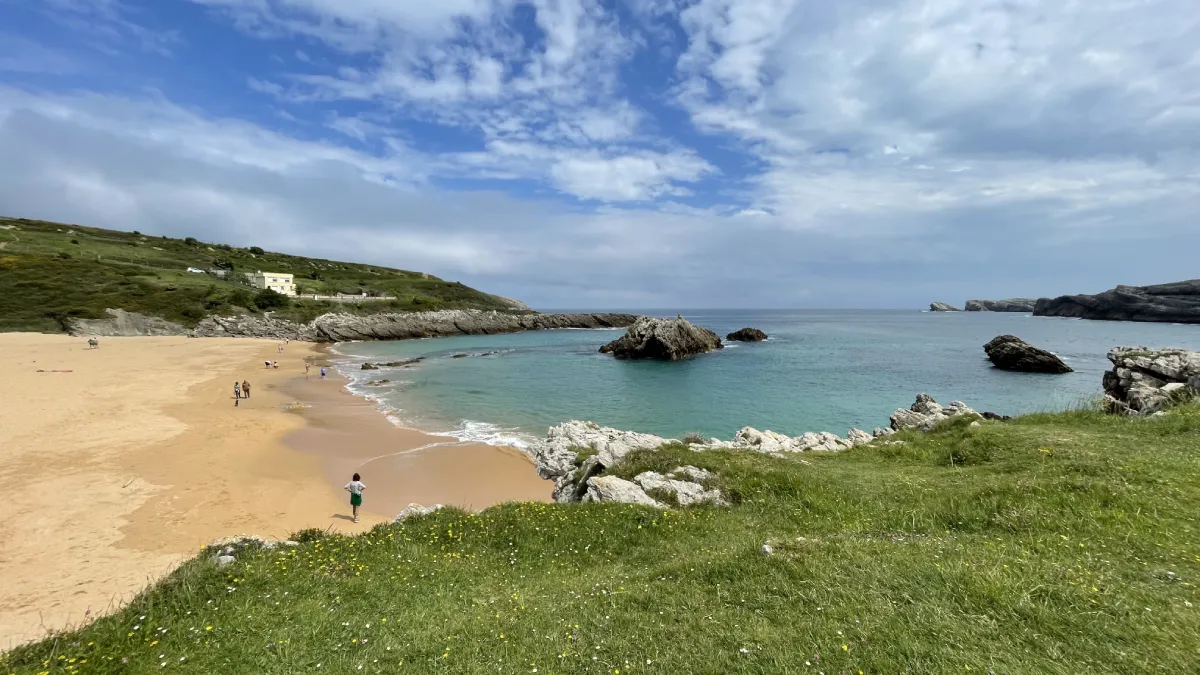 Playa de San Juan de la Canal (Soto de la Marina)