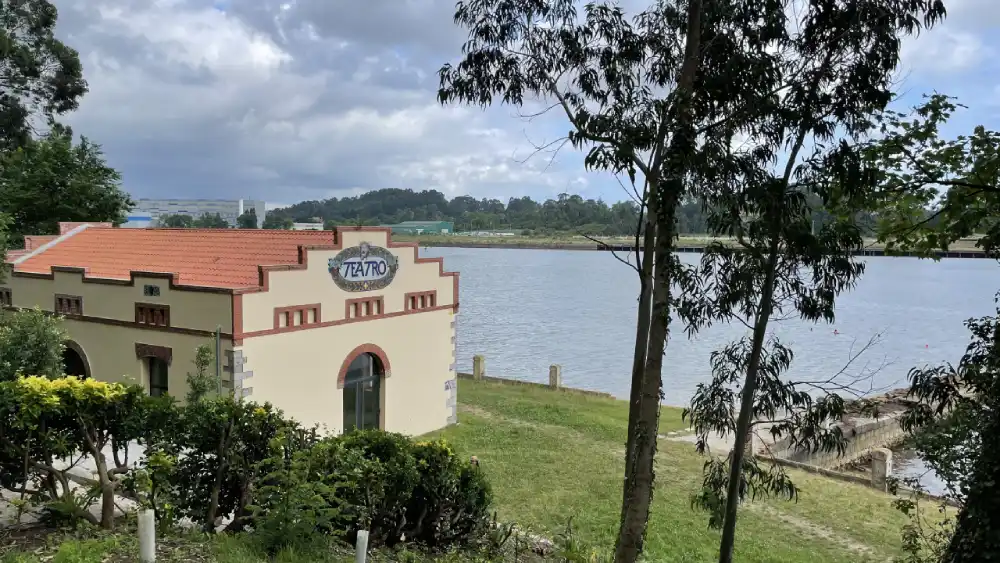 Teatro Infanta Beatriz y Embarcadero (Isla de Pedrosa)