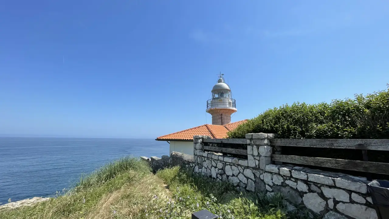 Faro de Suances